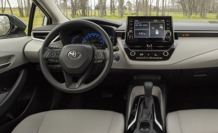 2020 Toyota Corolla Hybrid LE (Color: Blue Crush Metallic) Interior Cockpit Wallpapers 450x275 (15)