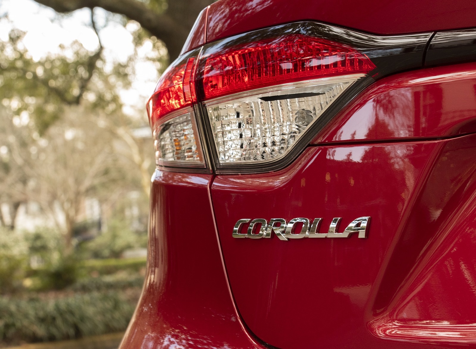 2020 Toyota Corolla LE (Color: Barcelona Red Metallic) Tail Light Wallpapers #71 of 77