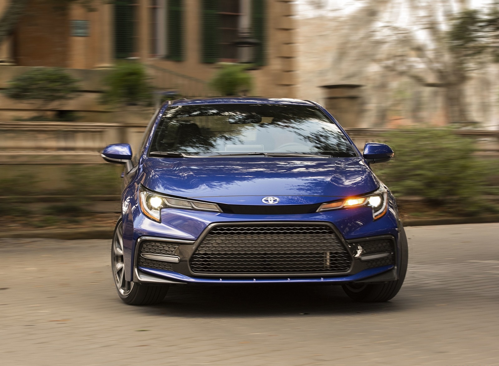 2020 Toyota Corolla SE (Color: Blue Crush Metallic) Front Wallpapers #23 of 77