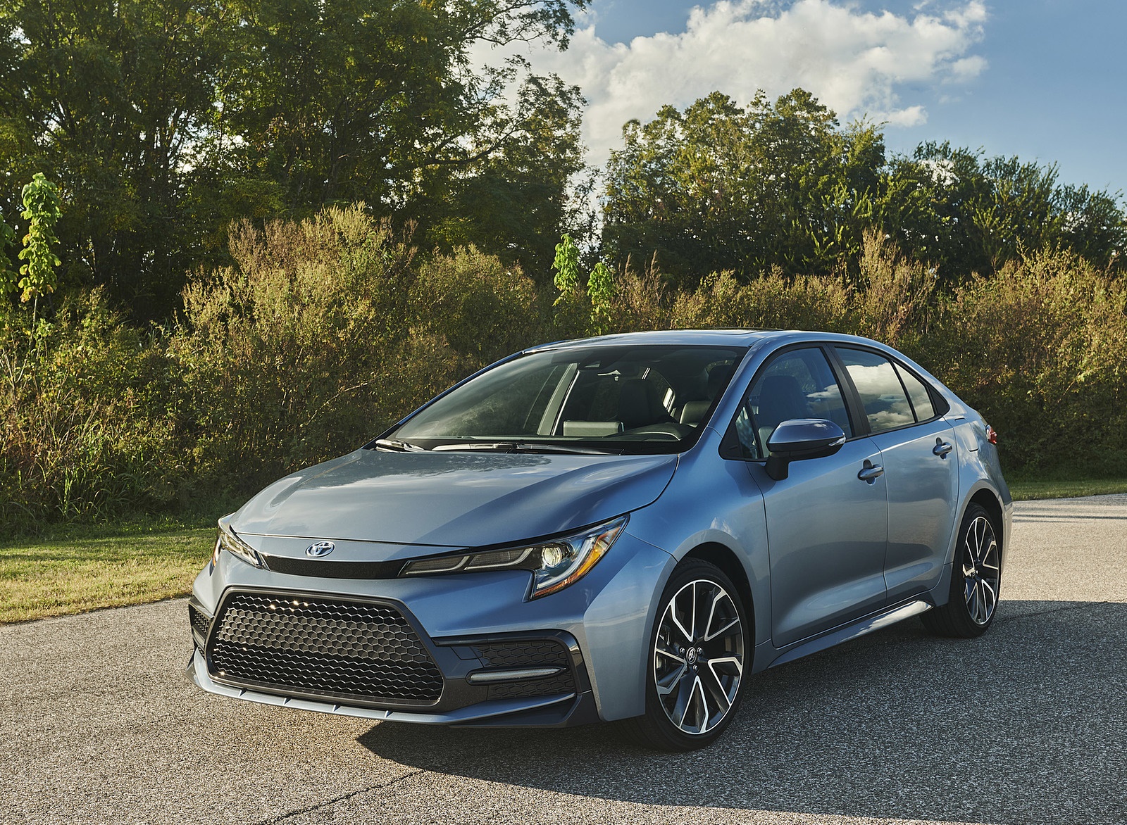 2020 Toyota Corolla XSE Front Three-Quarter Wallpapers (1). Download Wallpaper