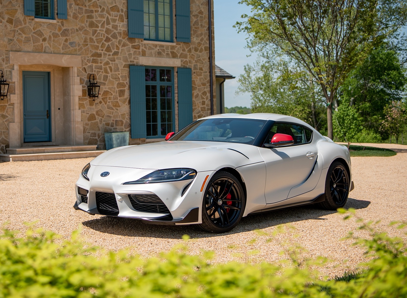 2020 Toyota Supra Launch Edition (Color: Absolute Zero) Front Three-Quarter Wallpapers #29 of 157