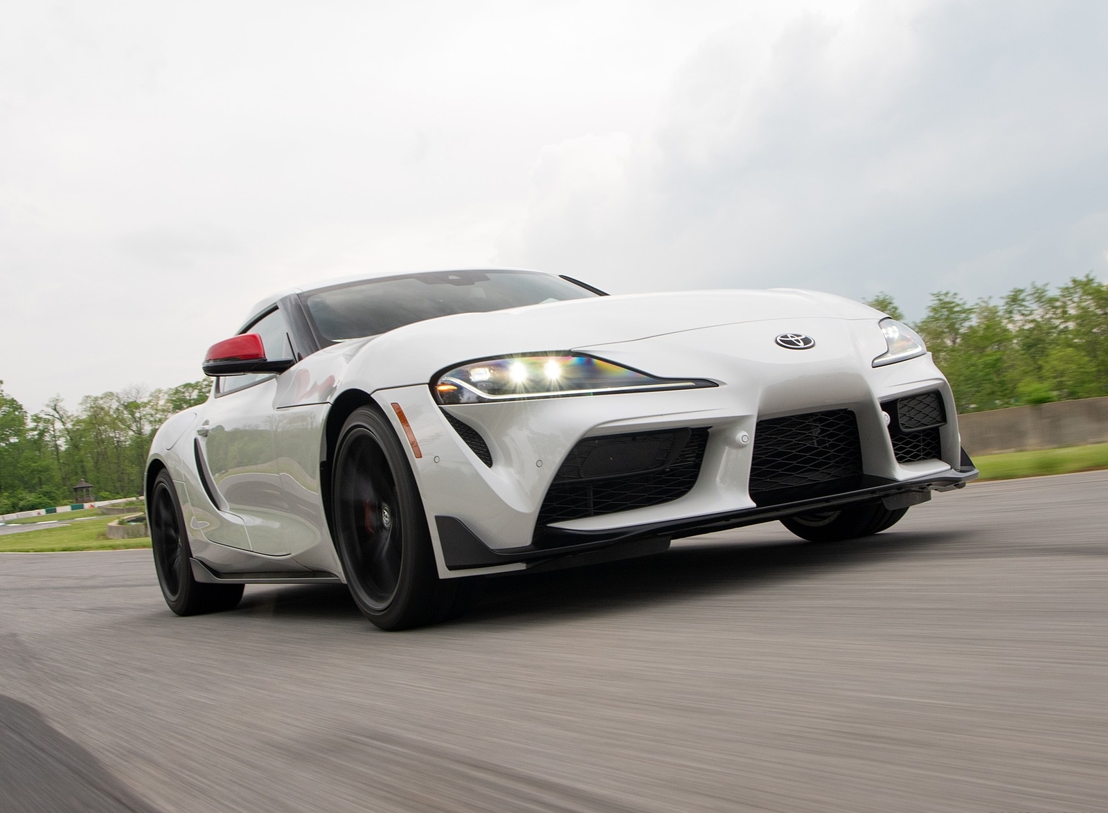 2020 Toyota Supra Launch Edition (Color: Absolute Zero) Front Three-Quarter Wallpapers #30 of 157