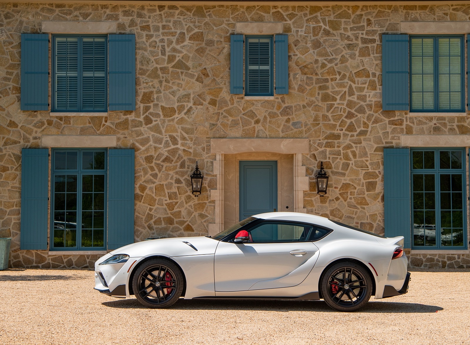 2020 Toyota Supra Launch Edition (Color: Absolute Zero) Side Wallpapers #34 of 157