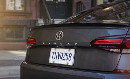 2020 Volkswagen Passat Detail Wallpapers 450x275 (82)