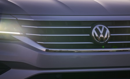 2020 Volkswagen Passat Grill Wallpapers 450x275 (36)