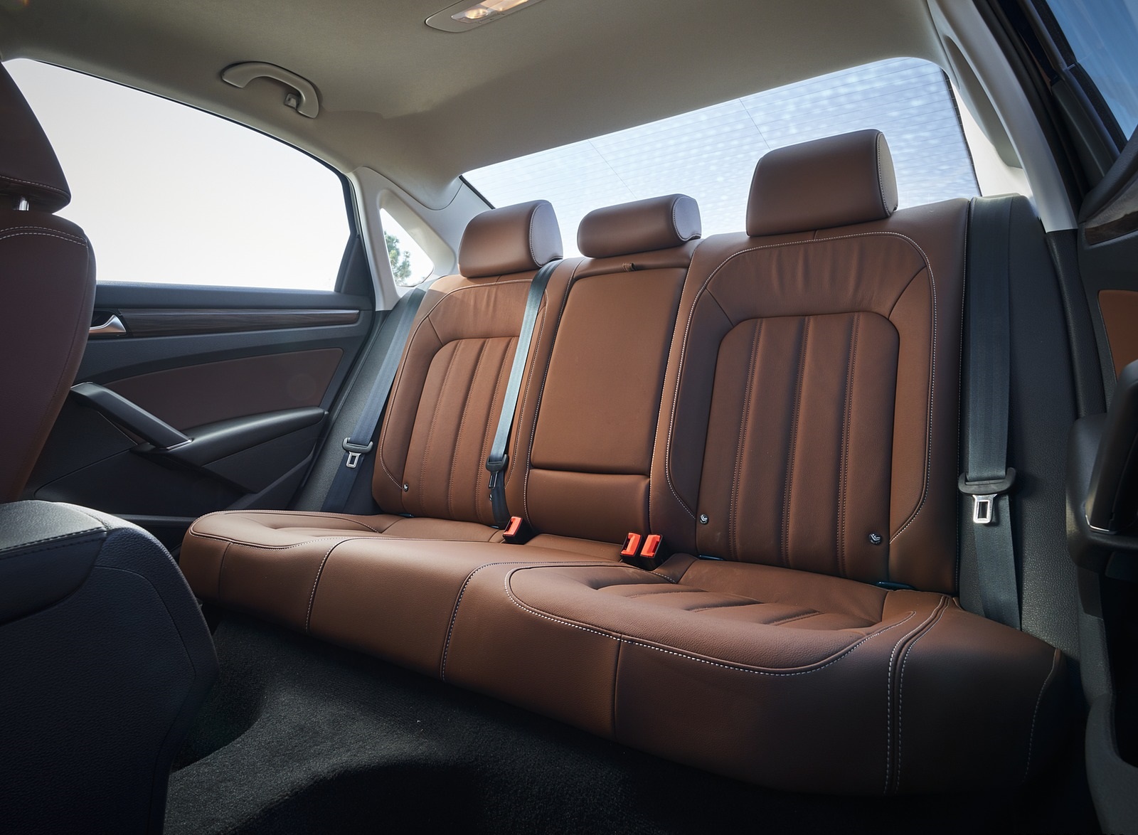 2020 Volkswagen Passat Interior Rear Seats Wallpapers #61 of 90