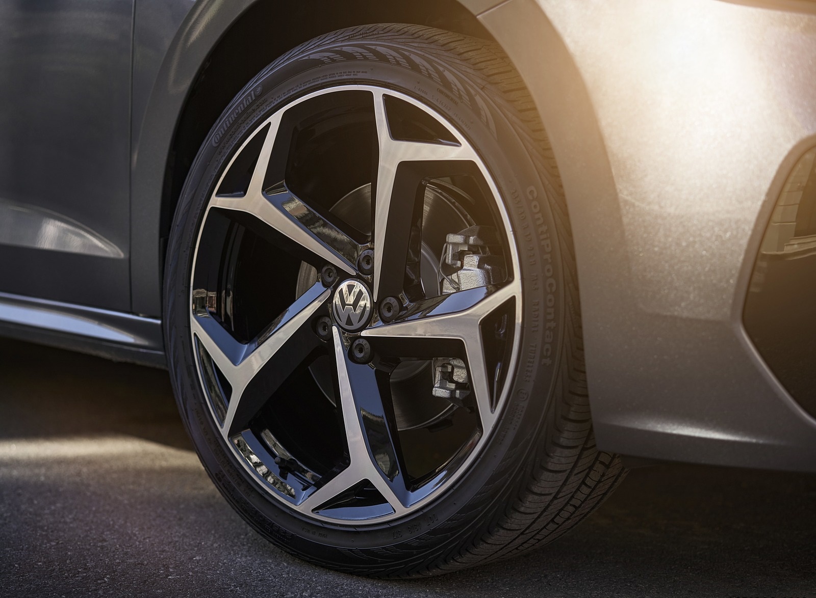 2020 Volkswagen Passat Wheel Wallpapers #80 of 90