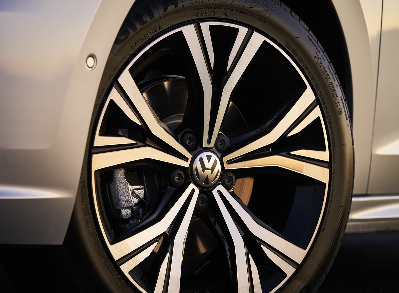 2020 Volkswagen Passat Wheel Wallpapers #33 of 90