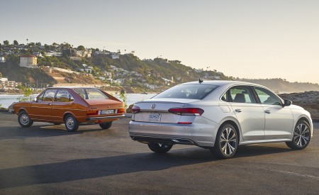 2020 Volkswagen Passat and VW Dasher Wallpapers 450x275 (51)