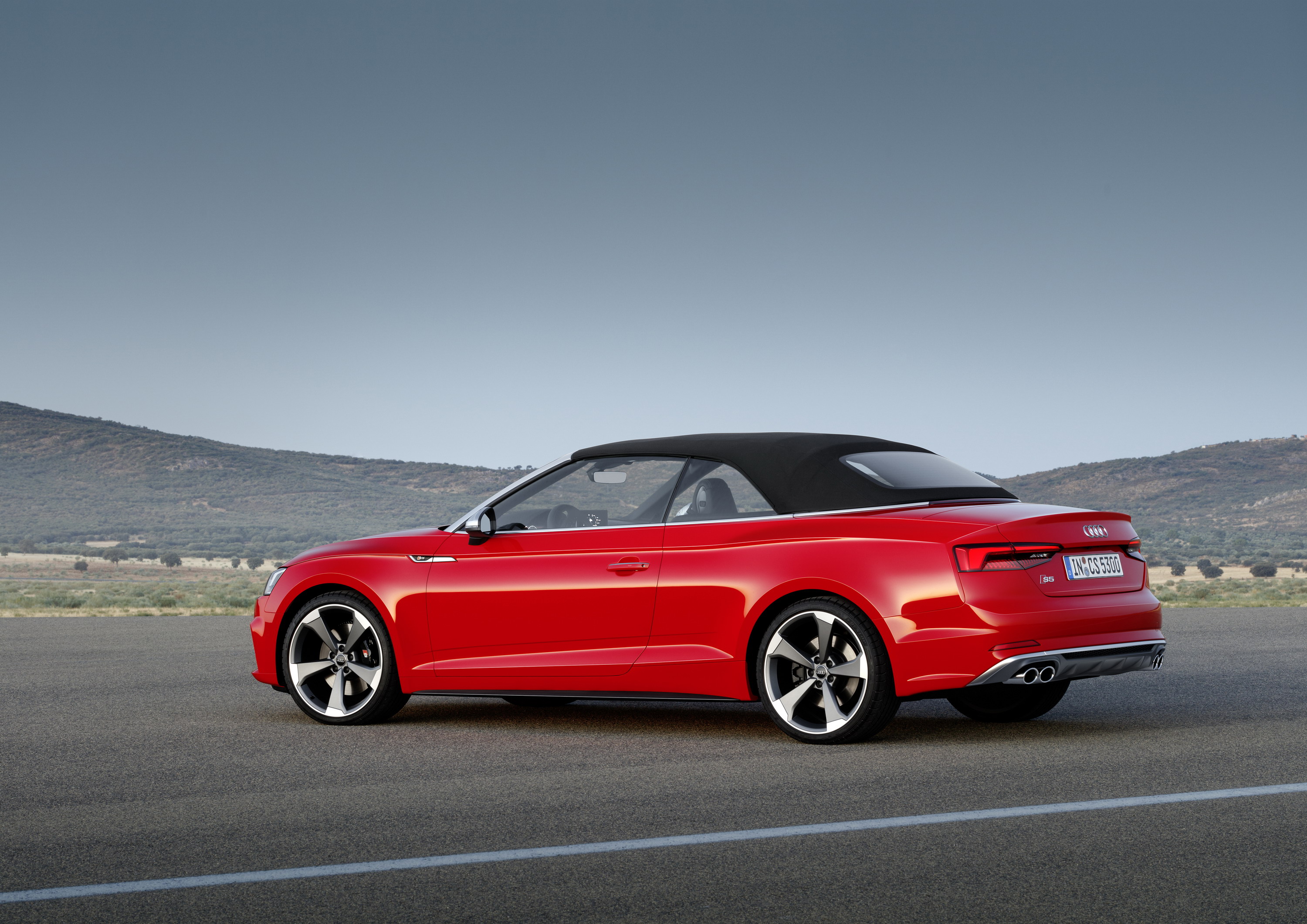 2018 Audi S5 Cabriolet (Color: Misano Red) Side Wallpapers #13 of 37
