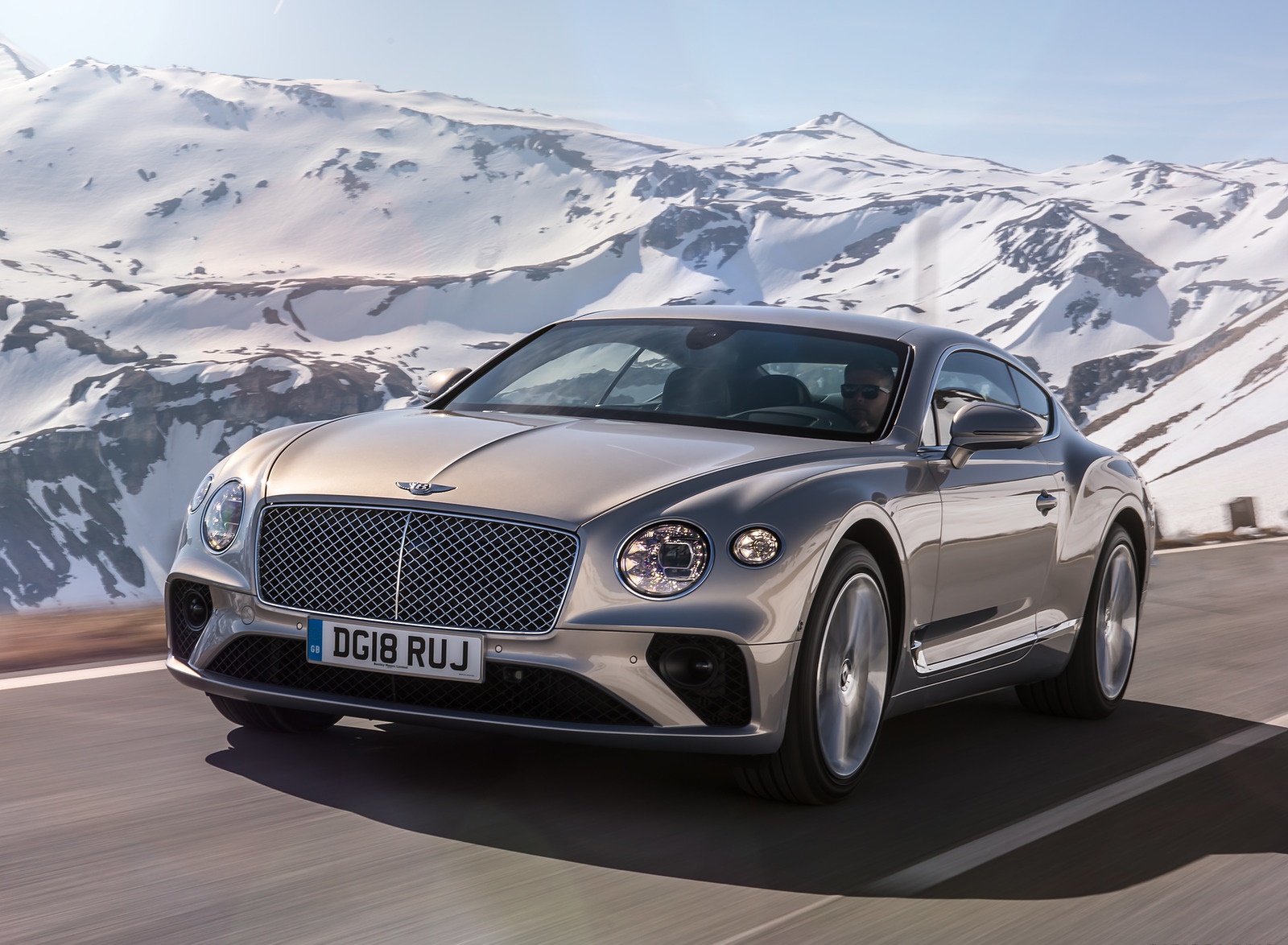 2018 Bentley Continental GT (Color: Extreme Silver) Front Three-Quarter Wallpapers #62 of 158