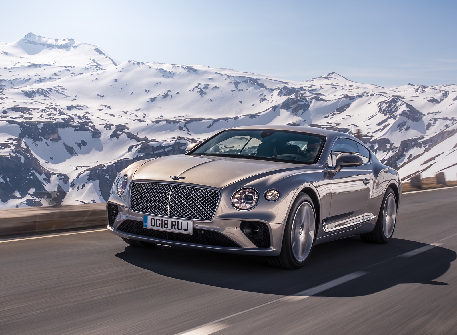 2018 Bentley Continental GT (Color: Extreme Silver) Front Three-Quarter Wallpapers #63 of 158