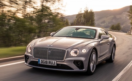 2018 Bentley Continental GT (Color: Extreme Silver) Front Three-Quarter Wallpapers 450x275 (55)