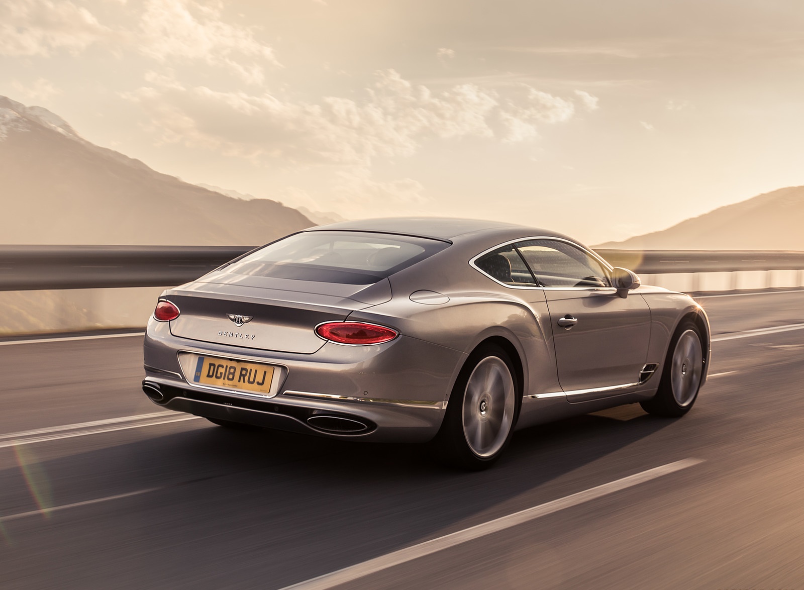 2018 Bentley Continental GT (Color: Extreme Silver) Rear Three-Quarter Wallpapers #57 of 158