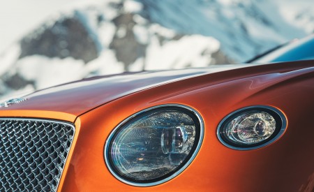 2018 Bentley Continental GT (Color: Orange Flame) Headlight Wallpapers 450x275 (23)