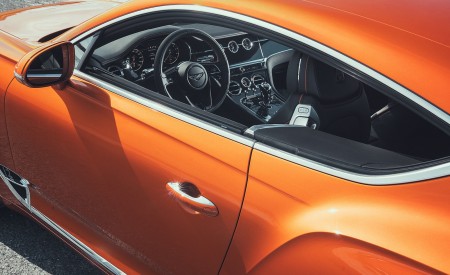 2018 Bentley Continental GT (Color: Orange Flame) Rear Three-Quarter Wallpapers 450x275 (24)