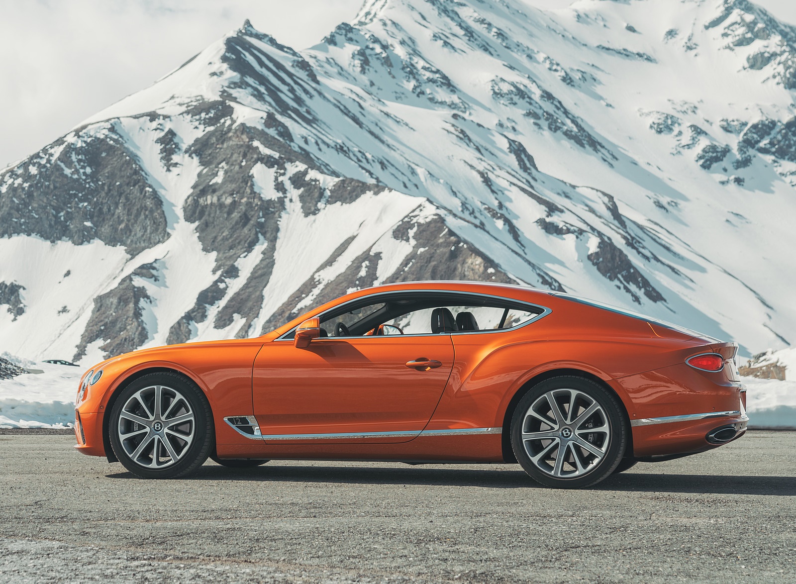 2018 Bentley Continental GT (Color: Orange Flame) Side Wallpapers #19 of 158