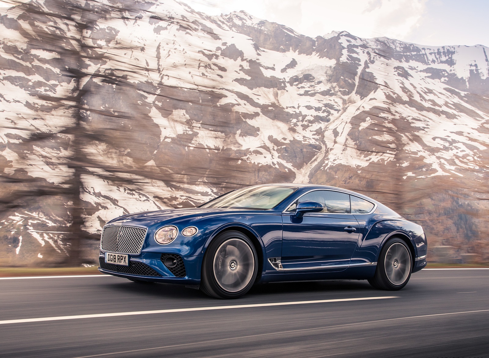 2018 Bentley Continental GT (Color: Sequin Blue) Front Three-Quarter Wallpapers #126 of 158