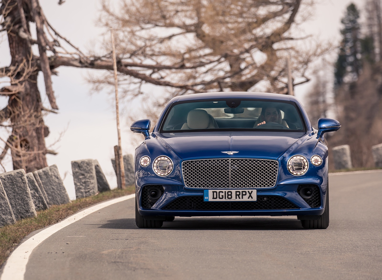 2018 Bentley Continental GT (Color: Sequin Blue) Front Wallpapers #139 of 158