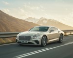 2018 Bentley Continental GT (Color: White Sand) Front Three-Quarter Wallpapers 150x120 (96)