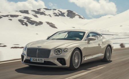 2018 Bentley Continental GT (Color: White Sand) Front Three-Quarter Wallpapers 450x275 (98)