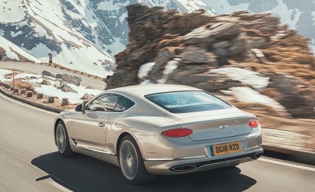 2018 Bentley Continental GT (Color: White Sand) Rear Three-Quarter Wallpapers 450x275 (99)
