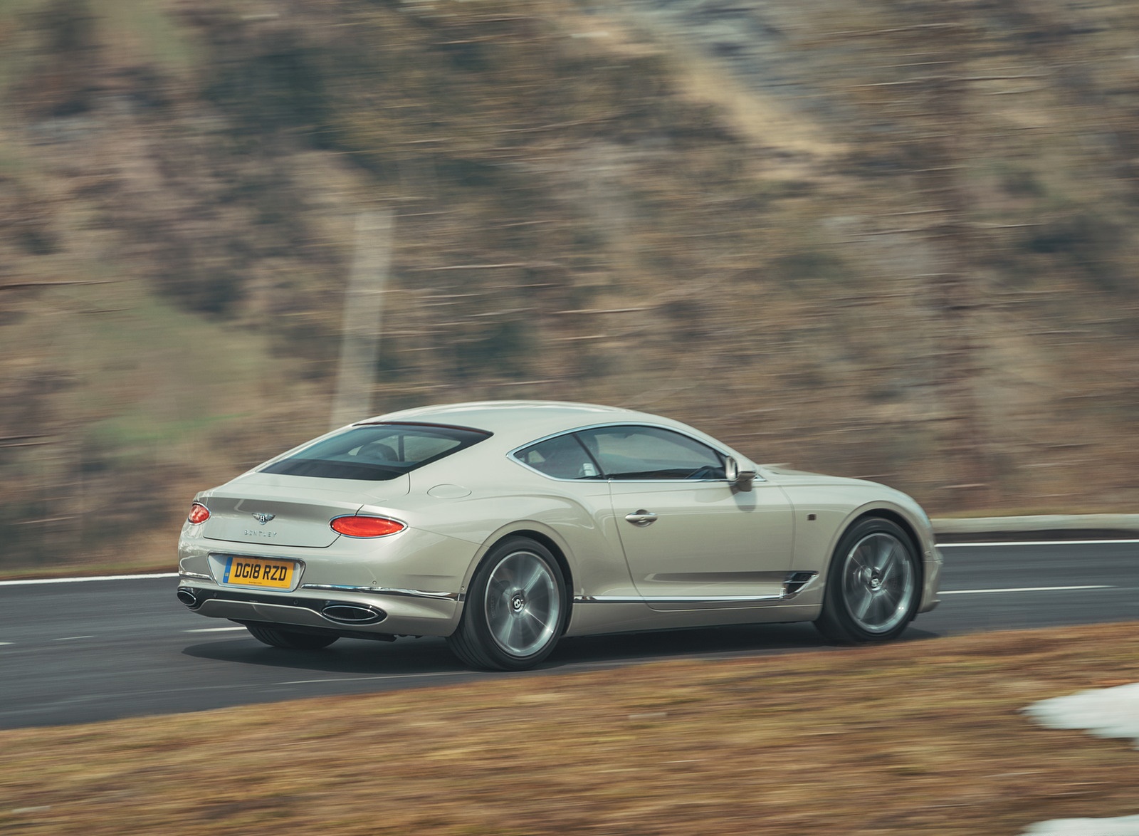 2018 Bentley Continental GT (Color: White Sand) Rear Three-Quarter Wallpapers #100 of 158