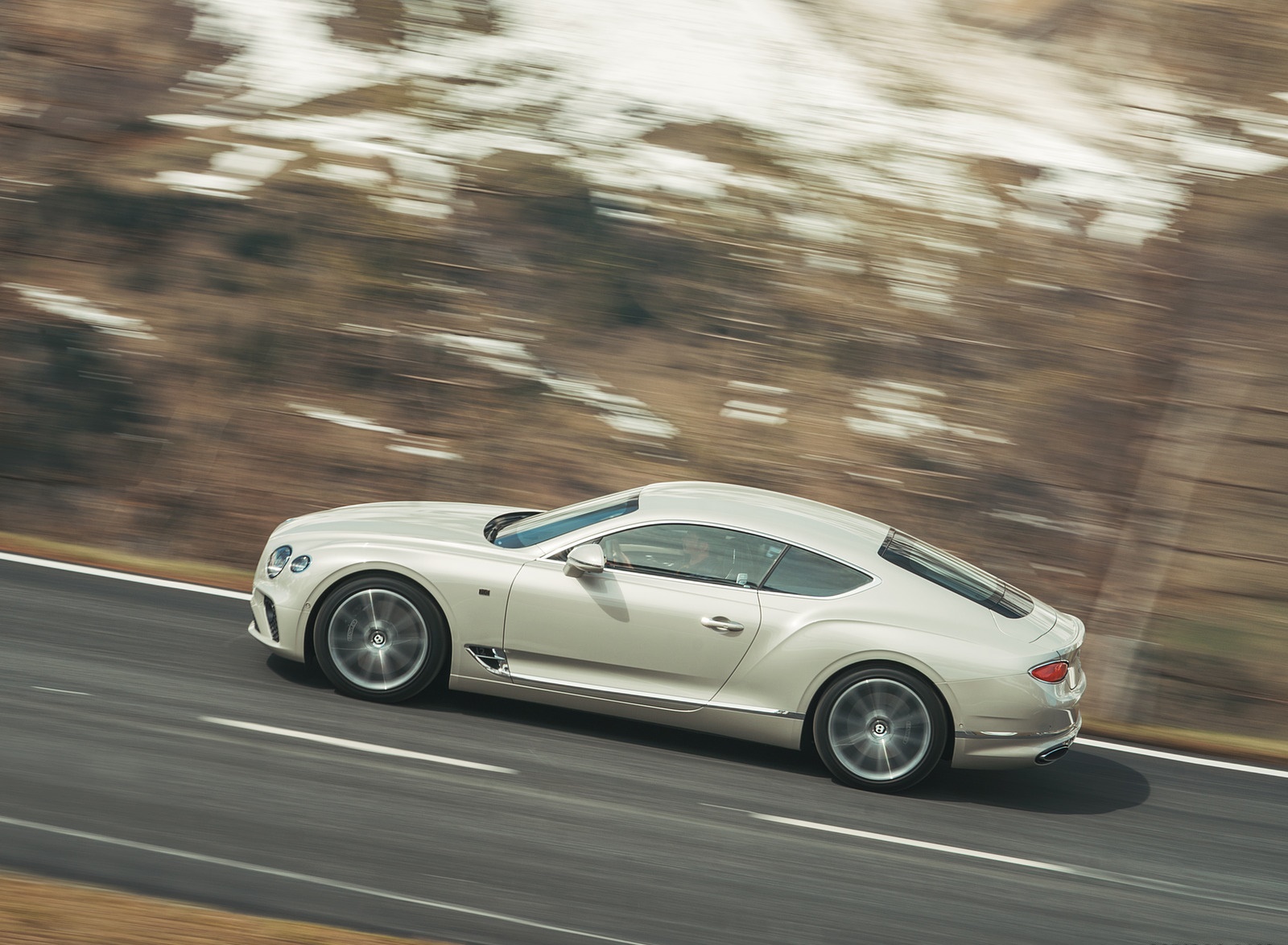 2018 Bentley Continental GT (Color: White Sand) Side Wallpapers #102 of 158