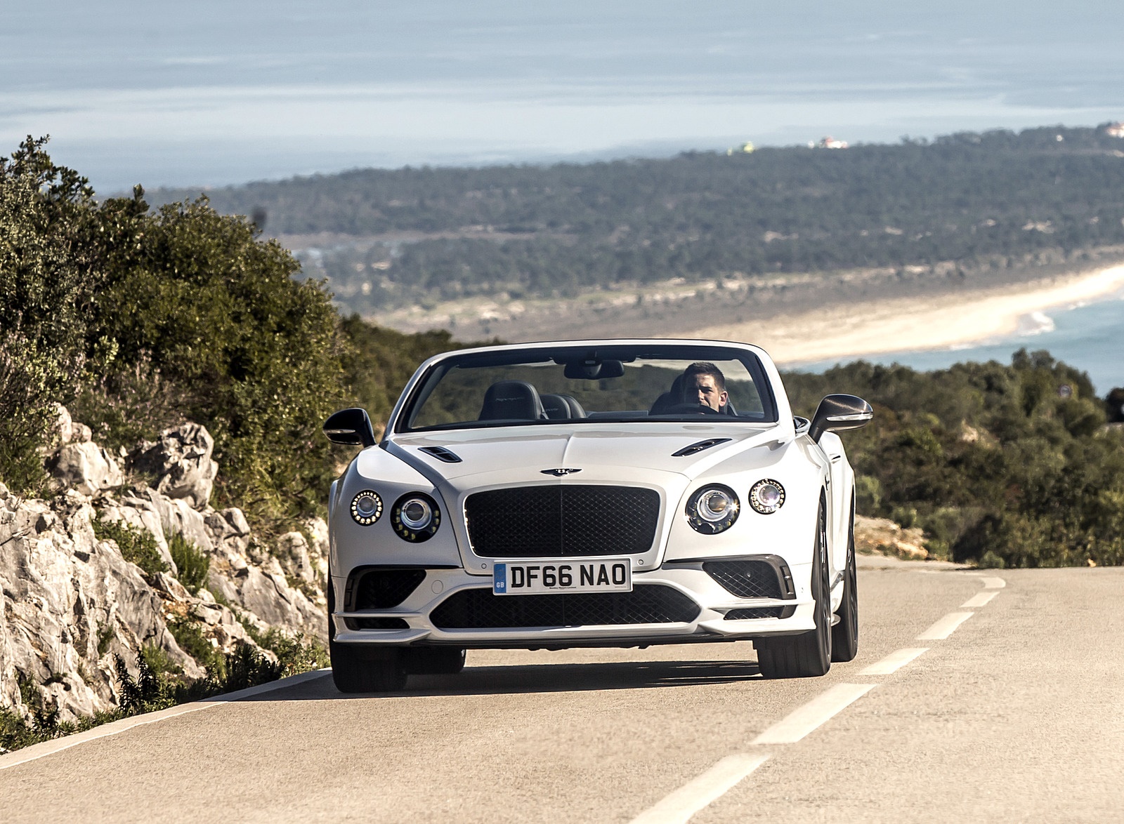 2018 Bentley Continental GT Supersports Convertible (Color: Ice White) Front Wallpapers #95 of 178