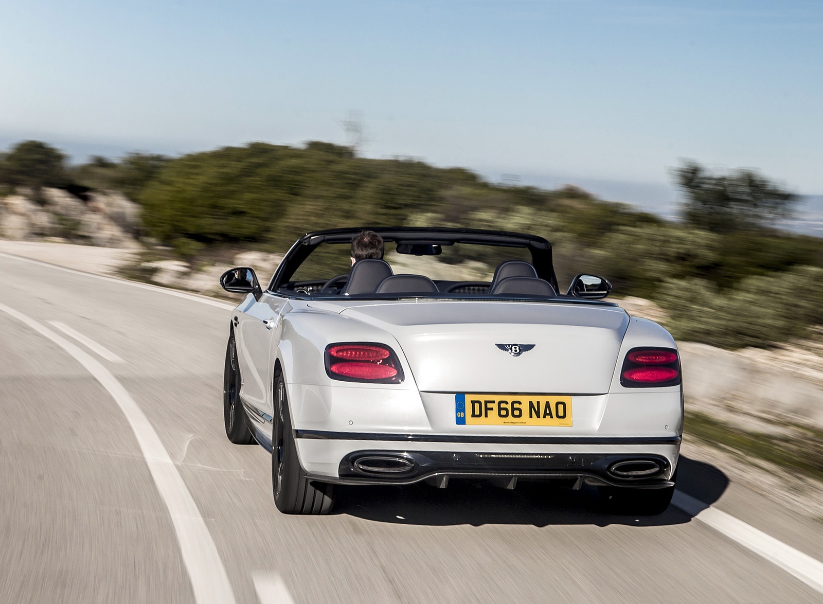 2018 Bentley Continental GT Supersports Convertible (Color: Ice White) Rear Wallpapers #90 of 178