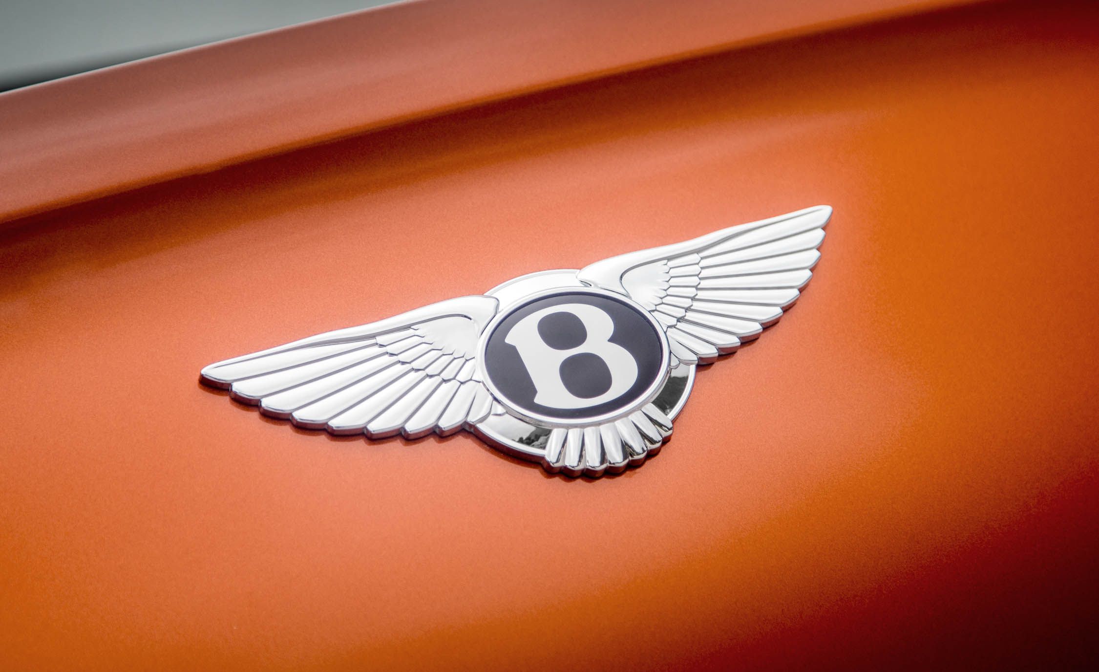 2018 Bentley Continental GT Supersports Convertible (Color: Orange Flame) Badge Wallpapers #71 of 178