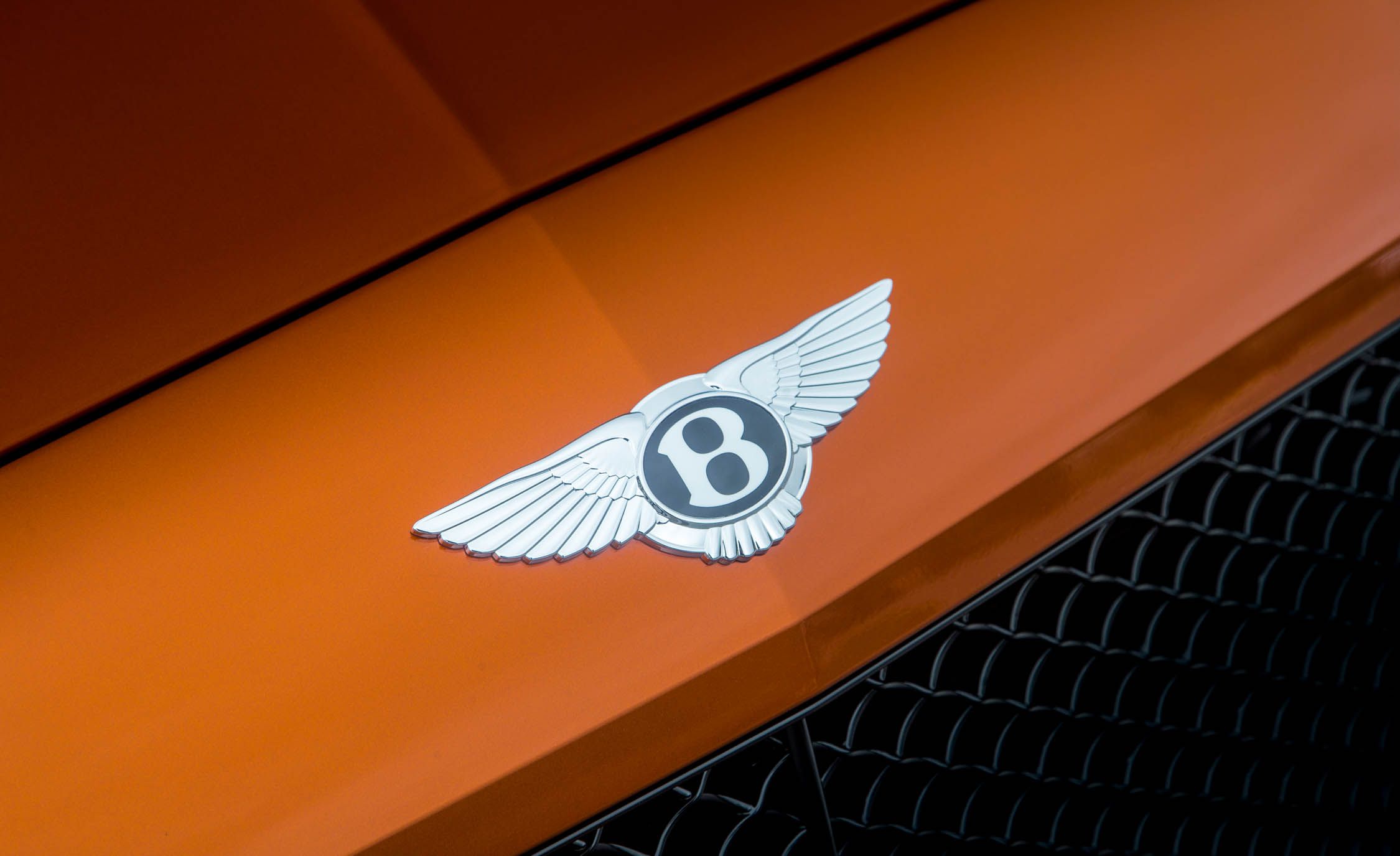 2018 Bentley Continental GT Supersports Convertible (Color: Orange Flame) Badge Wallpapers #70 of 178