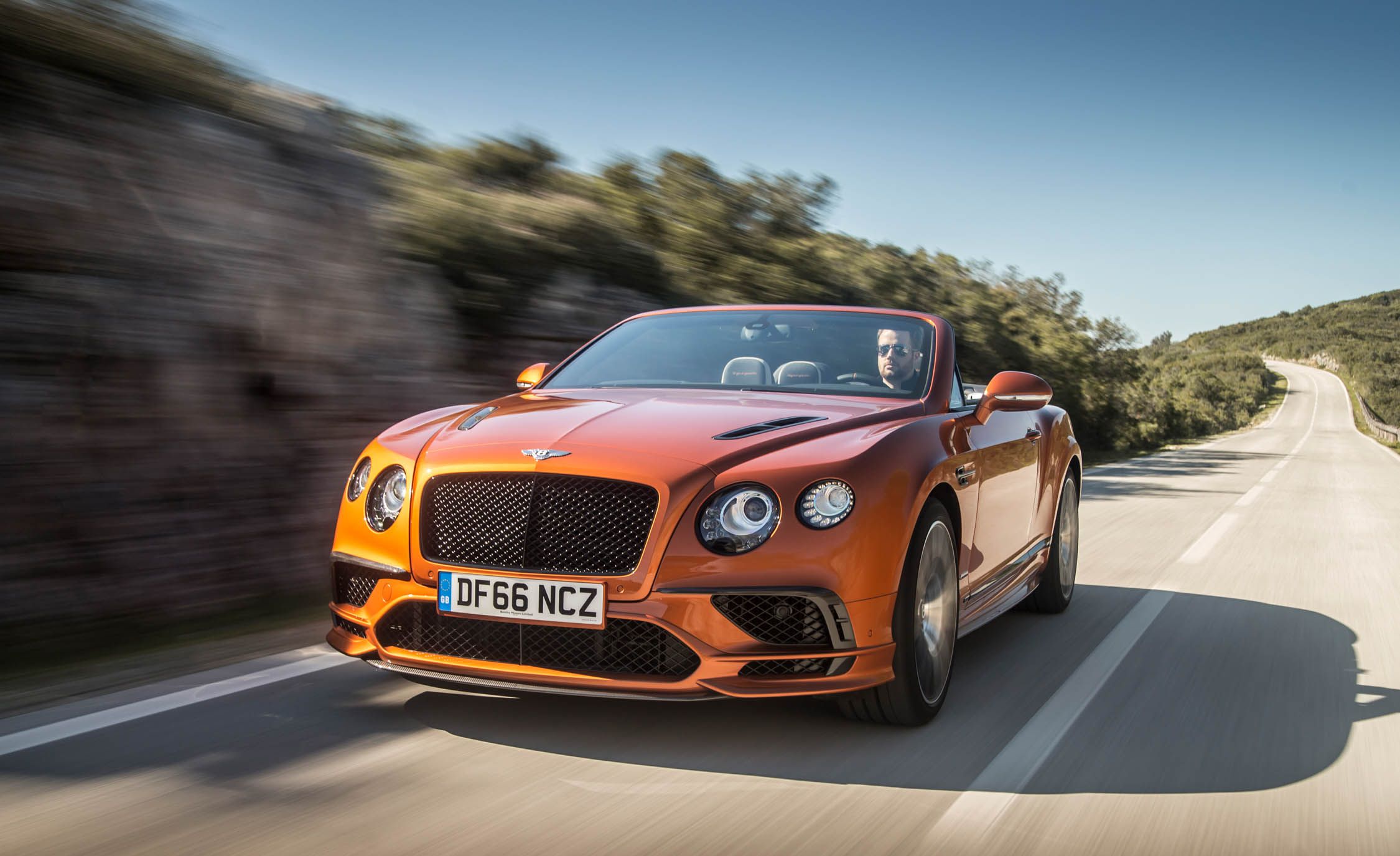 2018 Bentley Continental GT Supersports Convertible (Color: Orange Flame) Front Three-Quarter Wallpapers #48 of 178