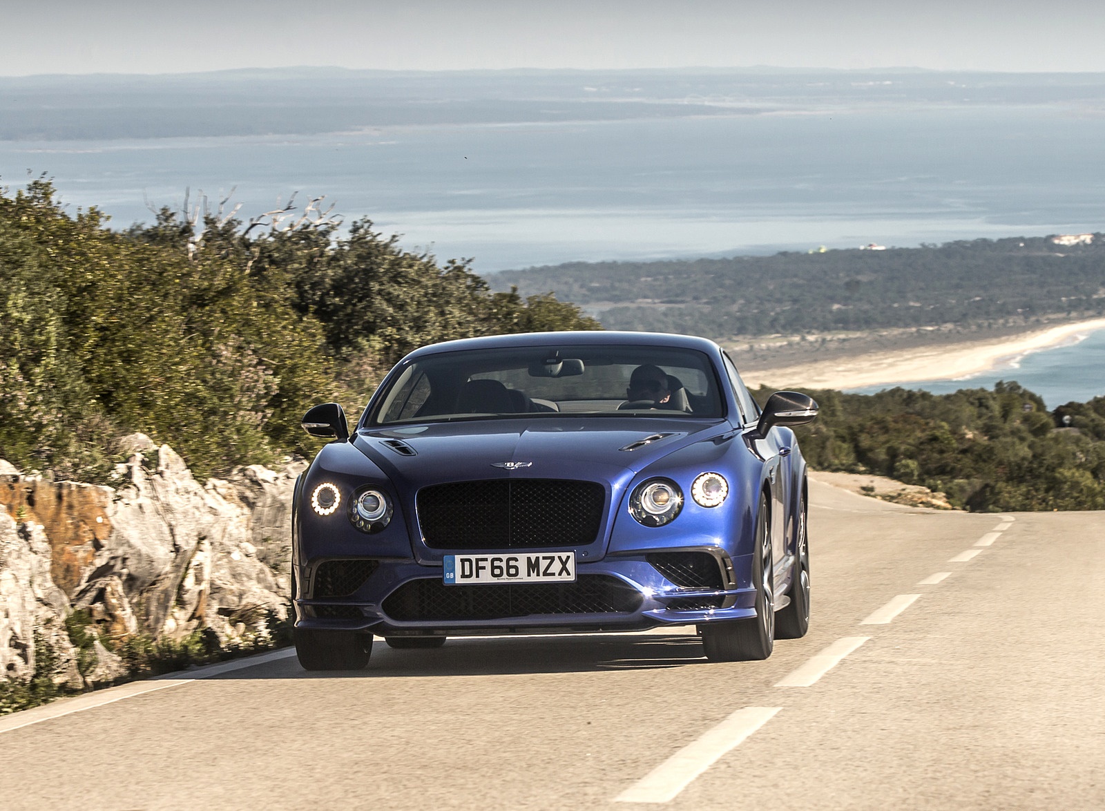 2018 Bentley Continental GT Supersports Coupe (Color: Moroccan Blue) Front Wallpapers #126 of 178