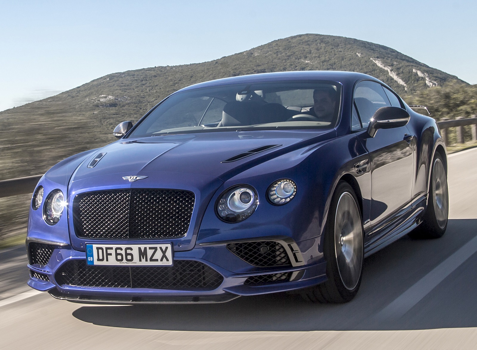 2018 Bentley Continental GT Supersports Coupe (Color: Moroccan Blue) Front Wallpapers #122 of 178