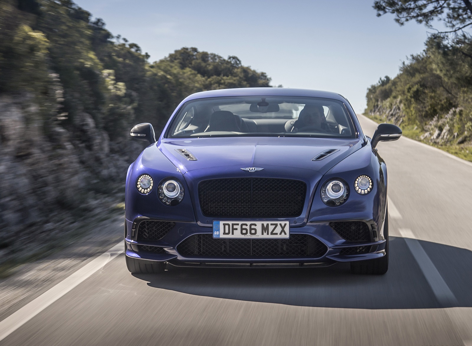 2018 Bentley Continental GT Supersports Coupe (Color: Moroccan Blue) Front Wallpapers #128 of 178
