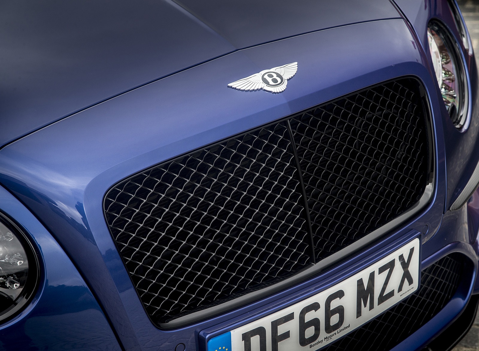 2018 Bentley Continental GT Supersports Coupe (Color: Moroccan Blue) Grill Wallpapers #147 of 178