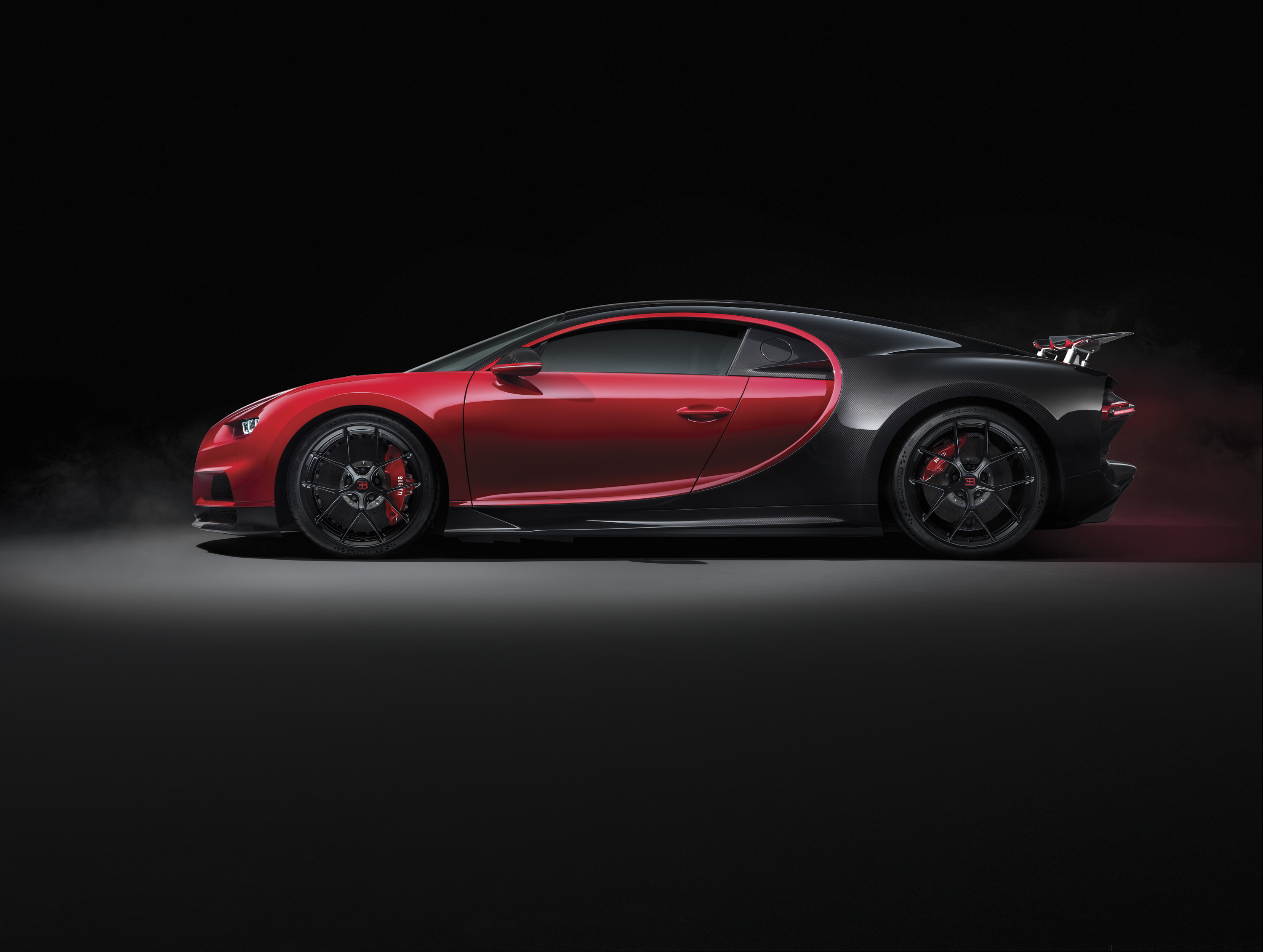 2018 Bugatti Chiron Sport Side Wallpapers #5 of 17