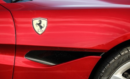 2018 Ferrari Portofino Badge Wallpapers 450x275 (102)