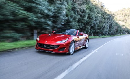 2018 Ferrari Portofino Front Three-Quarter Wallpapers 450x275 (10)