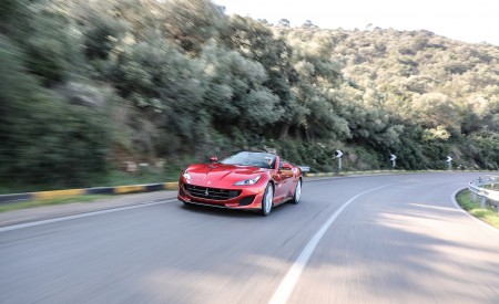 2018 Ferrari Portofino Front Three-Quarter Wallpapers 450x275 (35)
