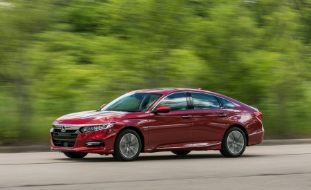 2018 Honda Accord Hybrid Front Three-Quarter Wallpapers 450x275 (1)