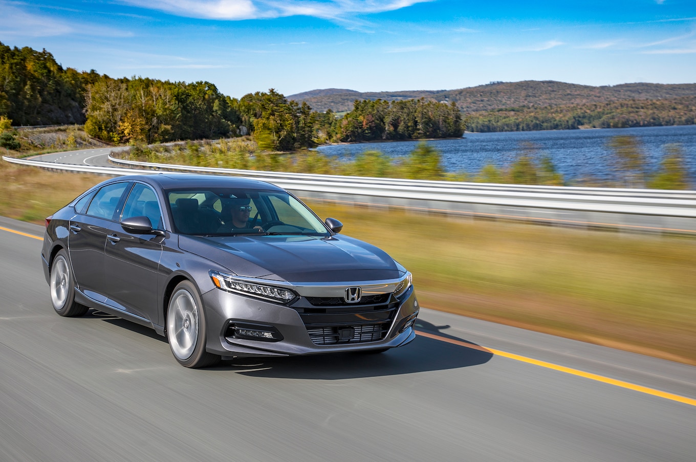 2018 Honda Accord Touring 2.0T Front Three-Quarter Wallpapers #50 of 107