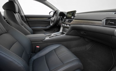 2018 Honda Accord Touring 2.0T Interior Wallpapers 450x275 (62)