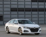 2018 Honda Accord Touring Front Three-Quarter Wallpapers 150x120 (93)