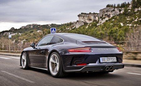 2018 Porsche 911 GT3 with Touring Package Rear Three-Quarter Wallpapers 450x275 (53)