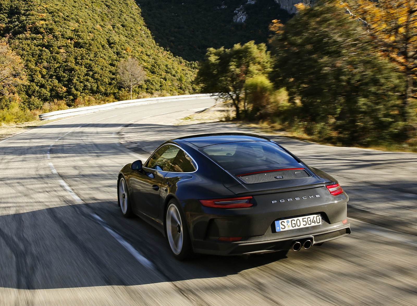 2018 Porsche 911 GT3 with Touring Package Rear Three-Quarter Wallpapers #46 of 83