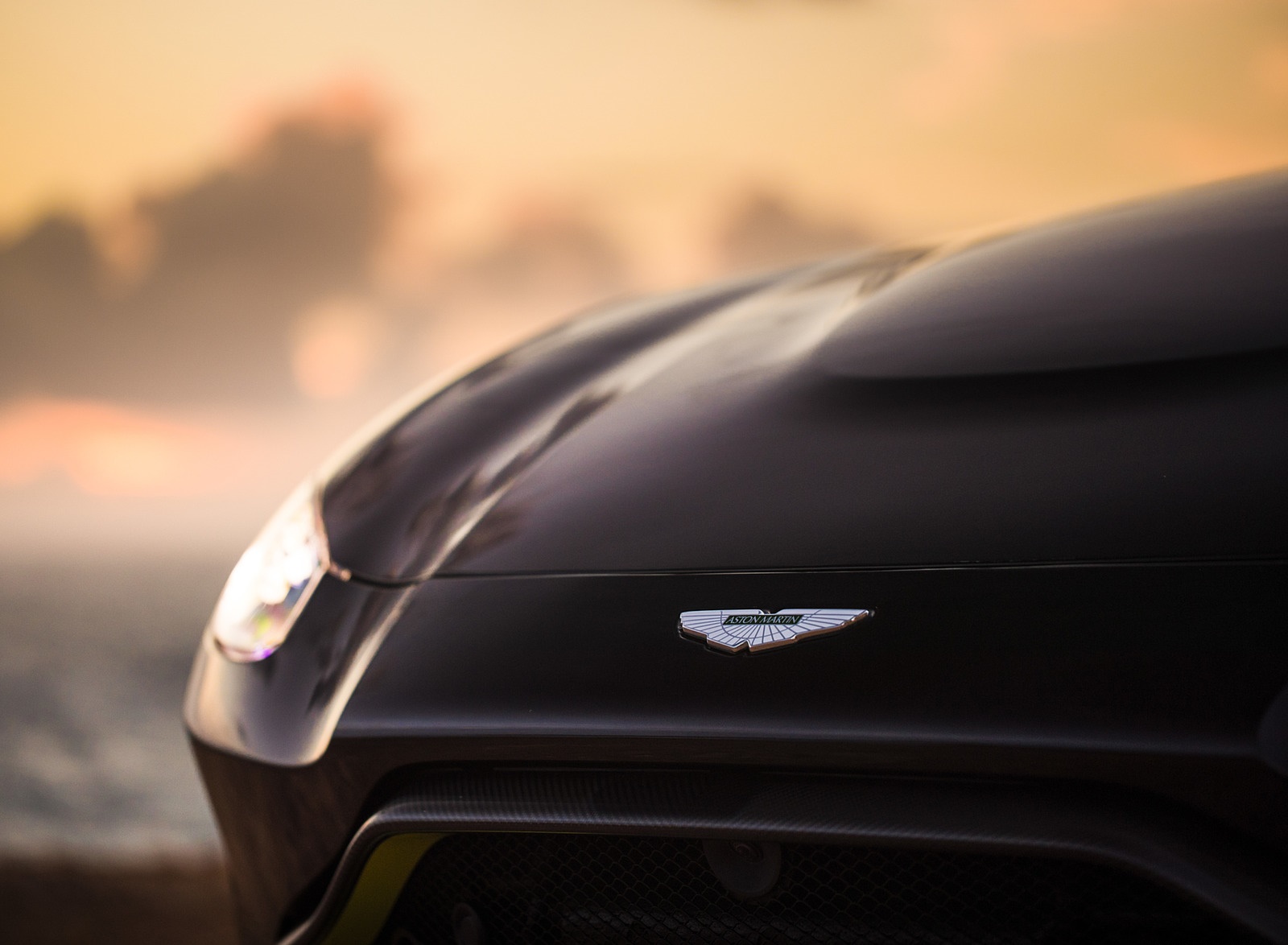2019 Aston Martin Vantage (Onyx Black) Badge Wallpapers #101 of 125