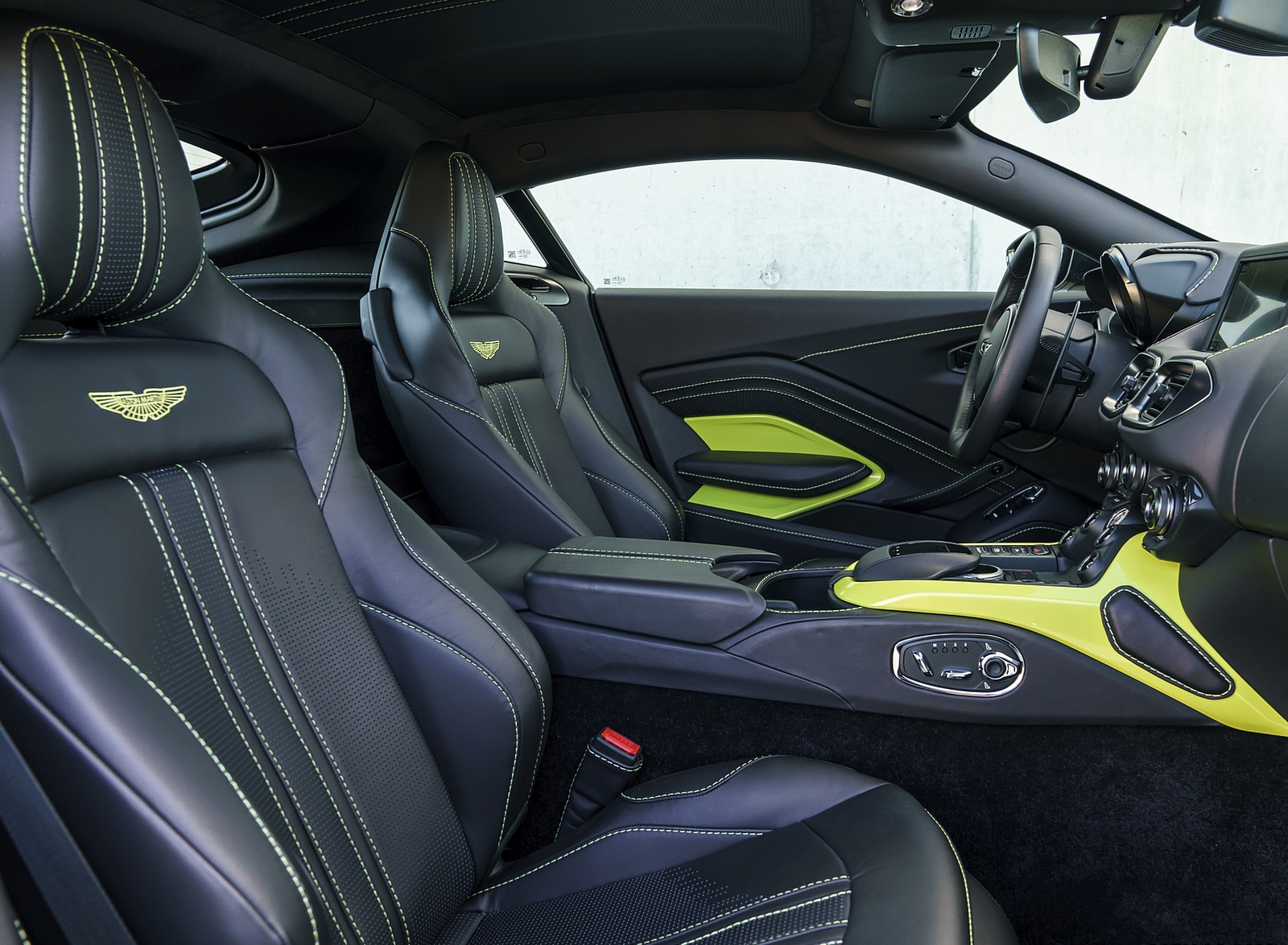 2019 Aston Martin Vantage (Onyx Black) Interior Seats Wallpapers #114 of 125