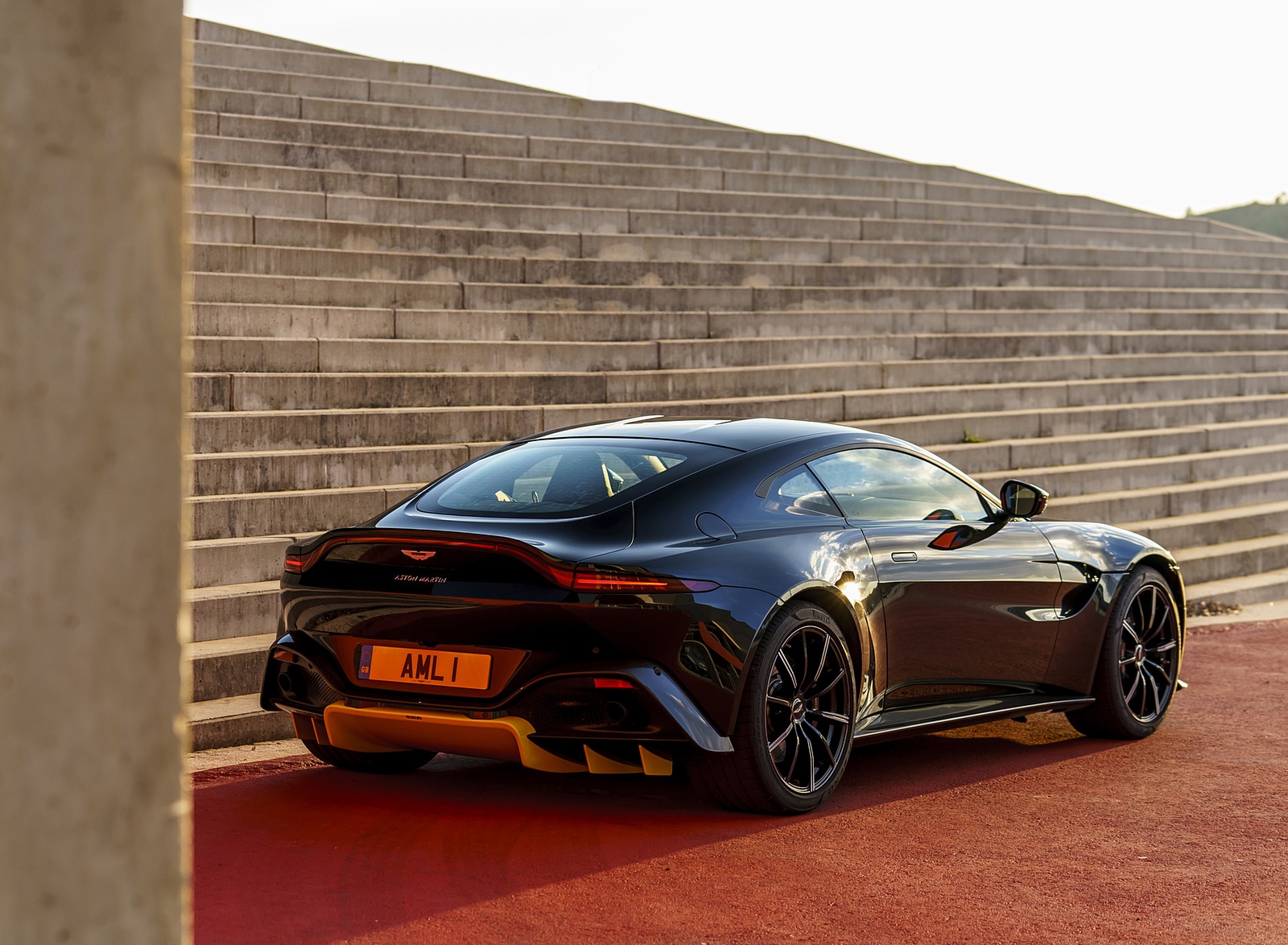 2019 Aston Martin Vantage (Onyx Black) Rear Three-Quarter Wallpapers #97 of 125